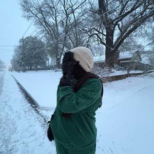 Meet your Posher, Malak